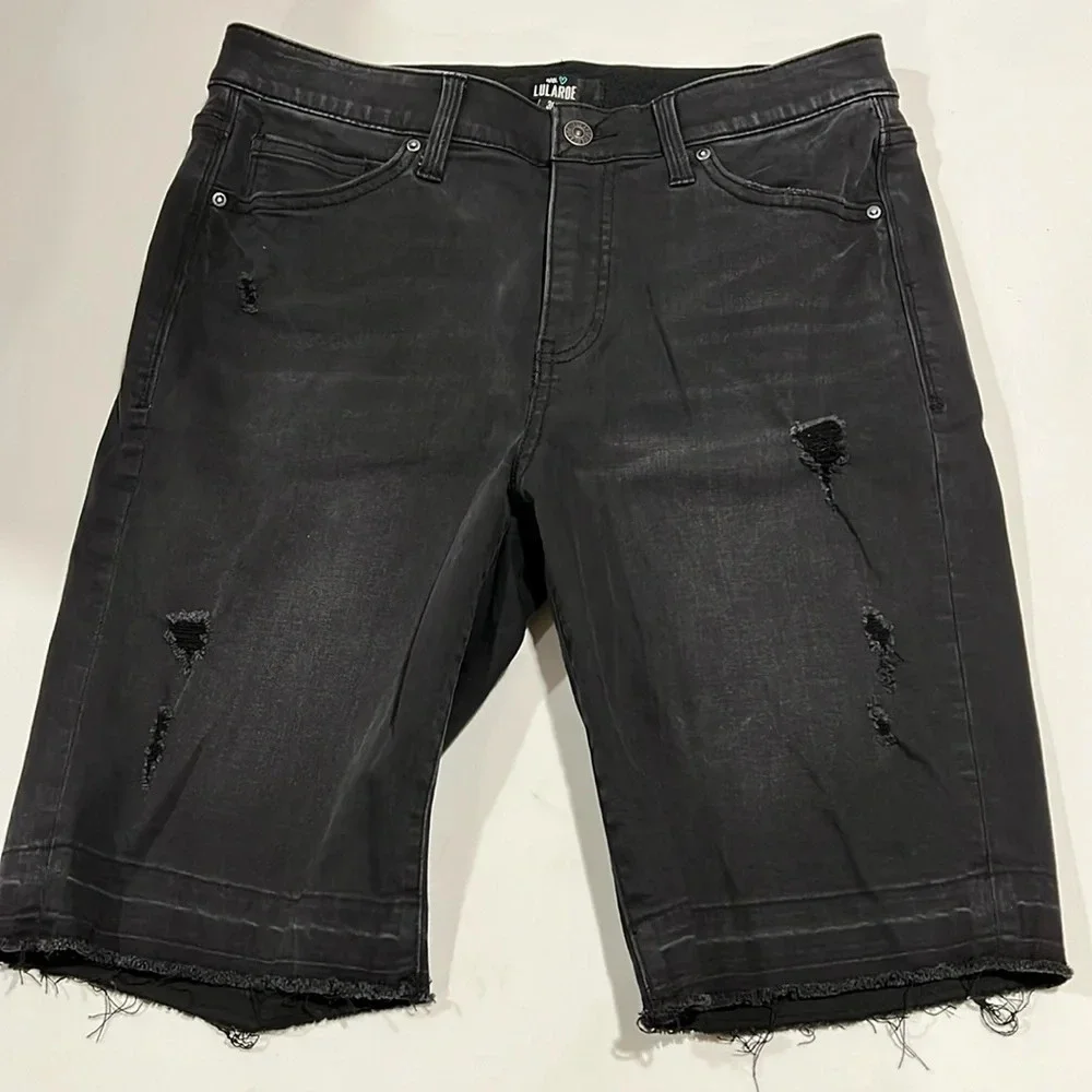 Lularoe - 30, simply comfortable,‎ black denim shorts, distressed